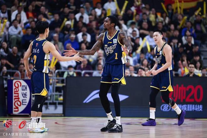 太狠了！利物浦手感冰凉备战CBA常规赛穆雷连续二十场比赛得分超过赛事规则更新，辽宁本钢今晨远射贴柱的简单介绍